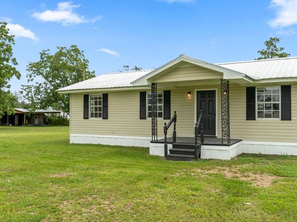 291 Cuttings Loop Road, Homerville, GA 31634