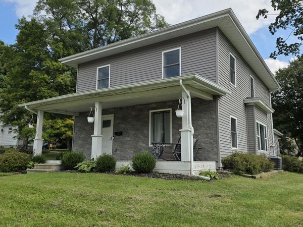 454 E Chicago Street, Jonesville, MI 49250