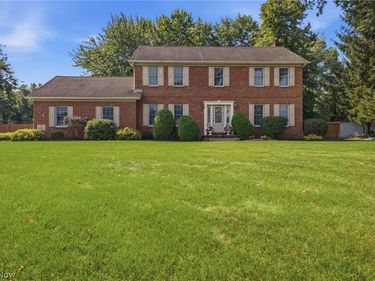 279 Jade Circle , Canfield, OH 44406