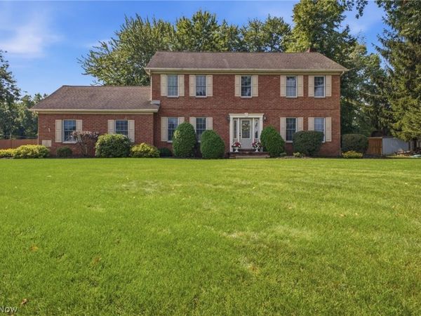 279 Jade Circle , Canfield, OH 44406