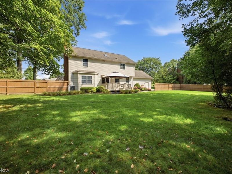 279 Jade Circle, Canfield, OH 44406 Photo 2