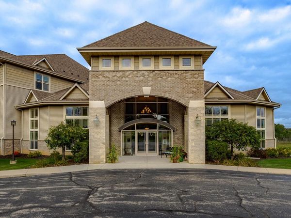 230 Hilldale DRIVE, Unit 1111, Hartford, WI 53027