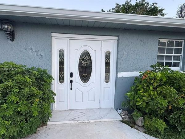 1270 NW 111th St, Miami, FL 33167
