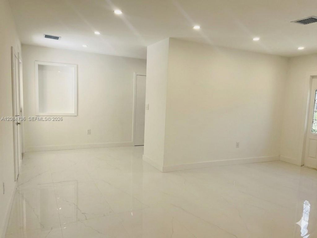 1270 NW 111th St, Miami, FL 33167 Photo