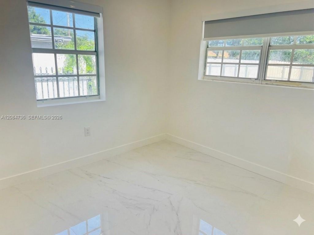1270 NW 111th St, Miami, FL 33167 Photo