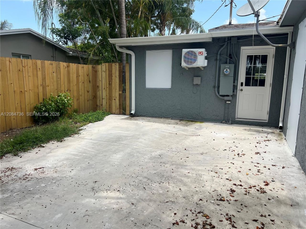 1270 NW 111th St, Miami, FL 33167 Photo