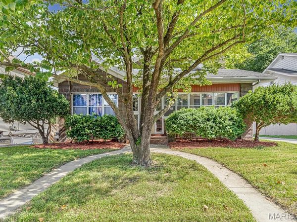 851 Washington Avenue , Alton, IL 62002
