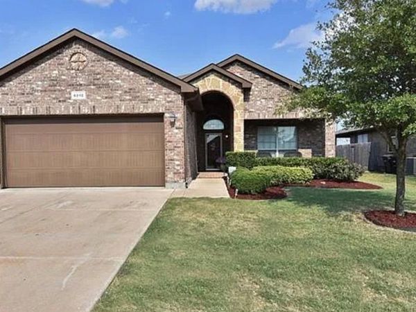 8212 Deer Bluff Lane, Fort Worth, TX 76179