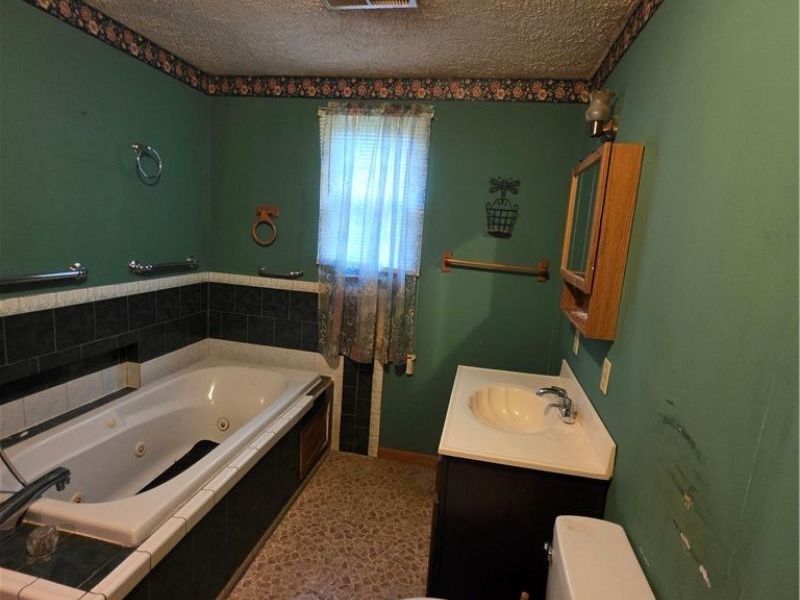 8540 W Tridelphia Road, Malta, OH 43758 Photo 24