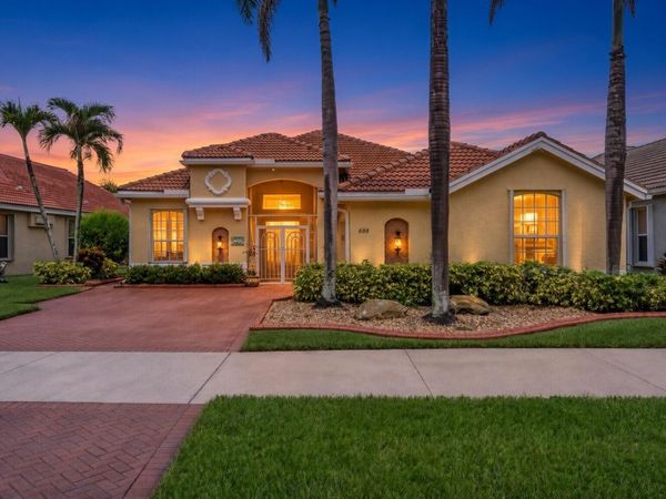 688 SW Lake Charles Circle, Port St. Lucie, FL 34986