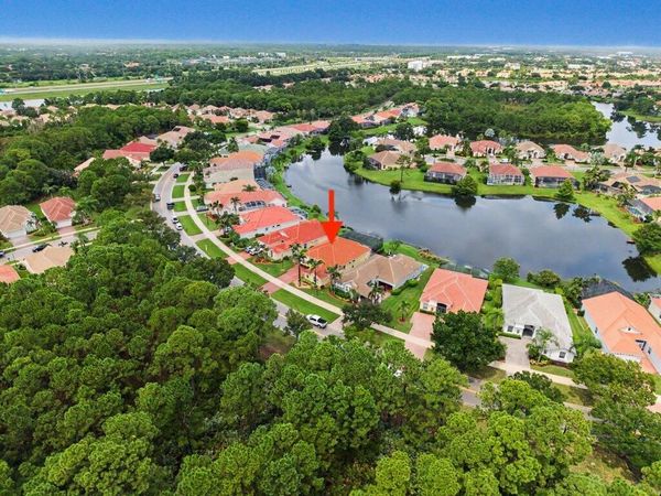 688 SW Lake Charles Circle, Port St. Lucie, FL 34986