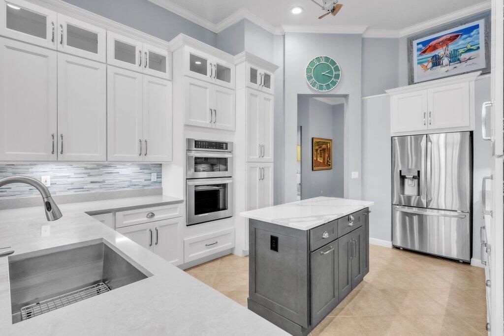688 SW Lake Charles Circle, Port Saint Lucie, FL 34986 Photo