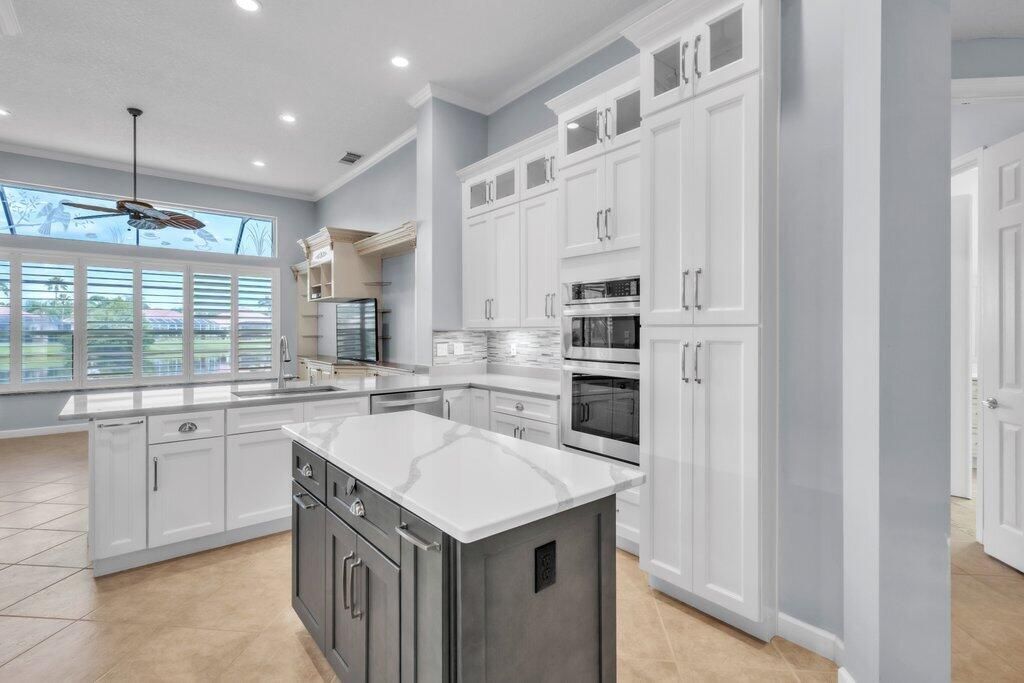 688 SW Lake Charles Circle, Port Saint Lucie, FL 34986 Photo