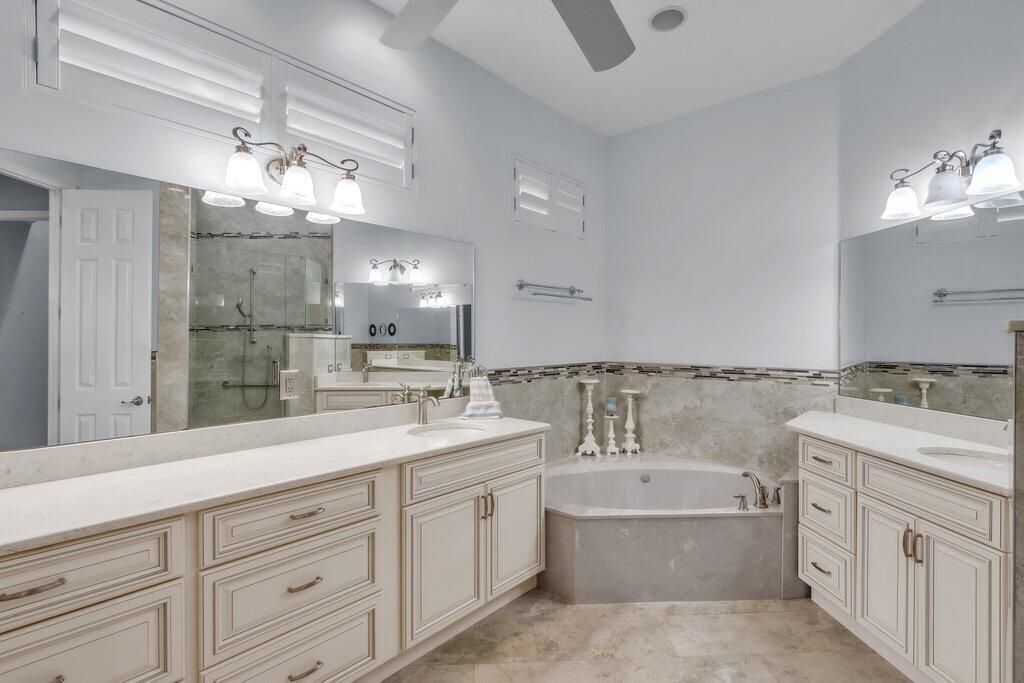 688 SW Lake Charles Circle, Port Saint Lucie, FL 34986 Photo