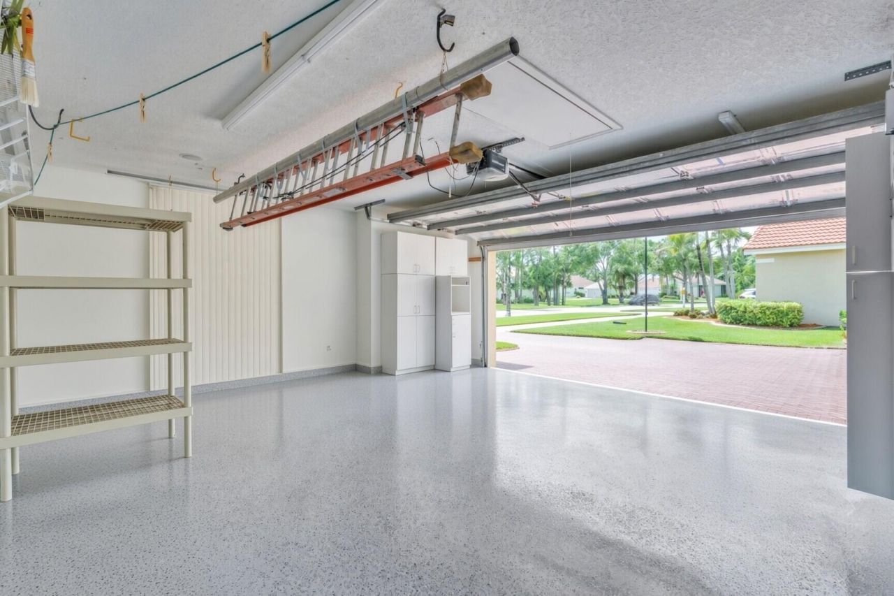 688 SW Lake Charles Circle, Port Saint Lucie, FL 34986 Photo