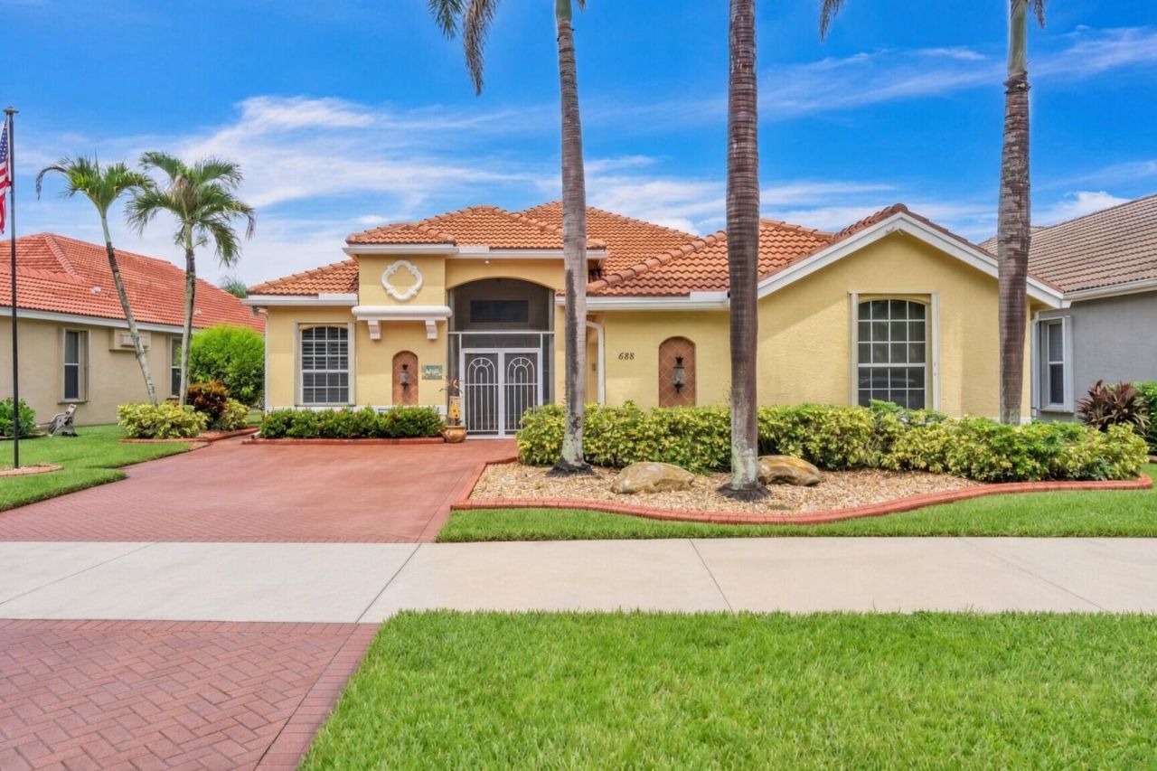 688 SW Lake Charles Circle, Port Saint Lucie, FL 34986 Photo