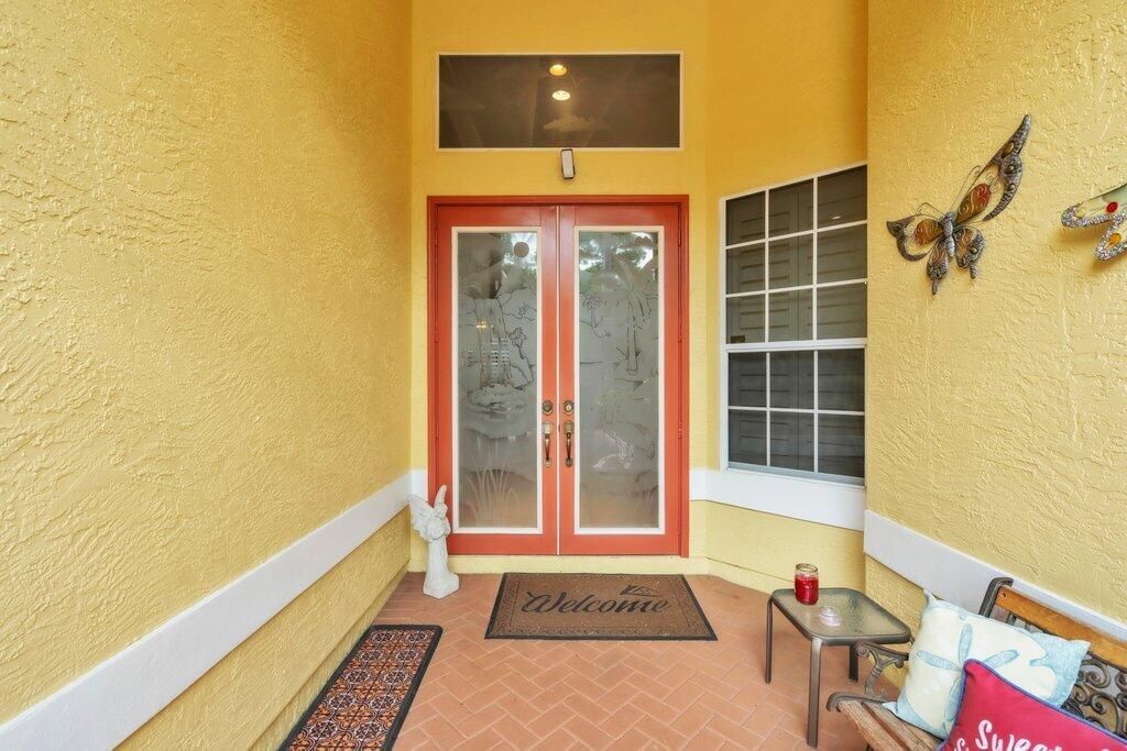 688 SW Lake Charles Circle, Port Saint Lucie, FL 34986 Photo