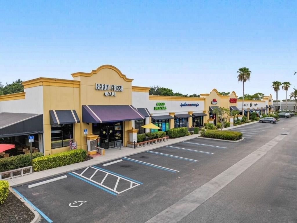 688 SW Lake Charles Circle, Port Saint Lucie, FL 34986 Photo