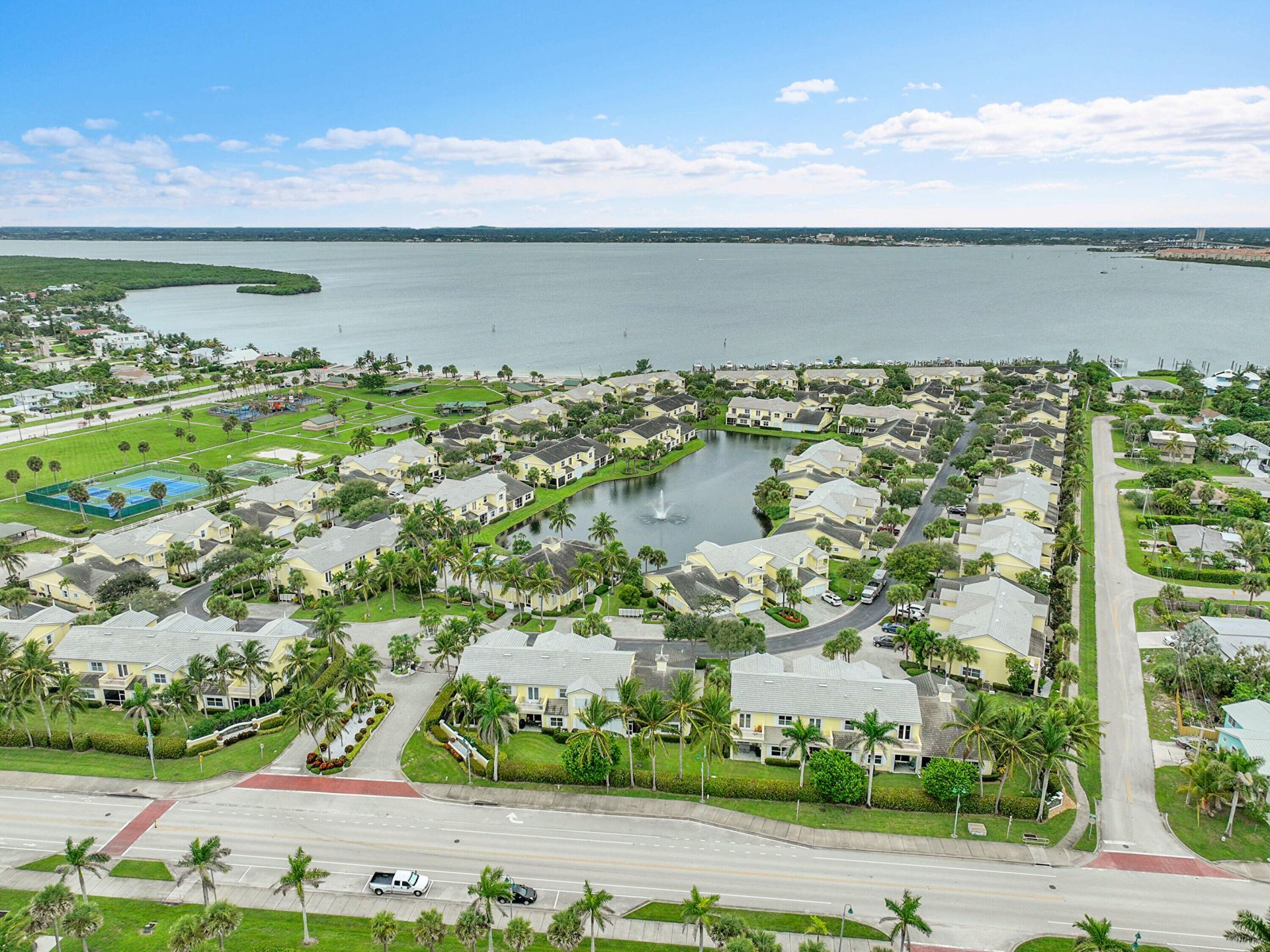 505 Mariner Bay Boulevard, Fort Pierce, FL 34949 Photo