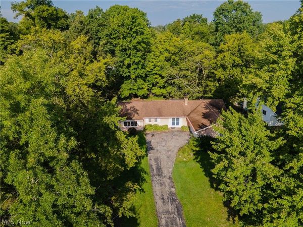 734 Kenwood Drive, Mayfield Village, OH 44040