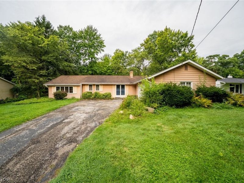 734 Kenwood Drive, Mayfield Village, OH 44040 Photo 5