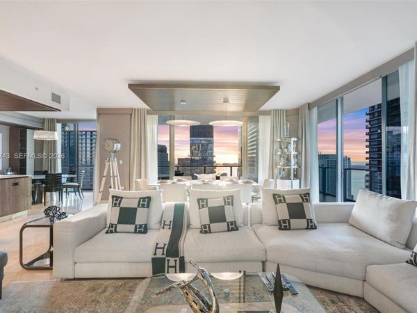 88 SW 7th St , Unit 3801, Miami, FL 33130