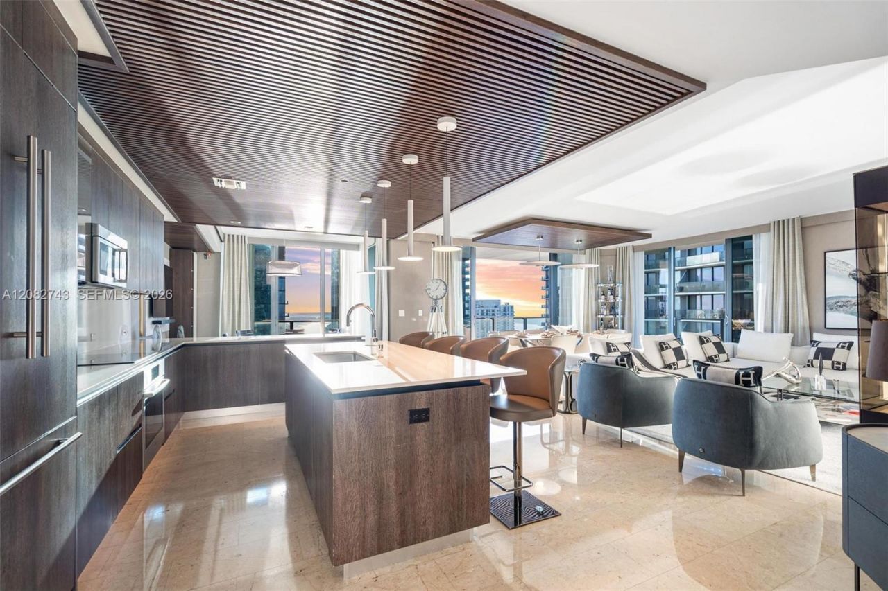 88 SW 7th St , Unit 3801, Miami, FL 33130 Photo