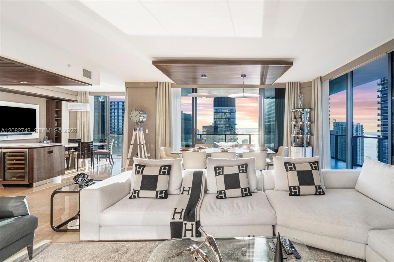 88 SW 7th St , Unit 3801, Miami, FL 33130 Photo
