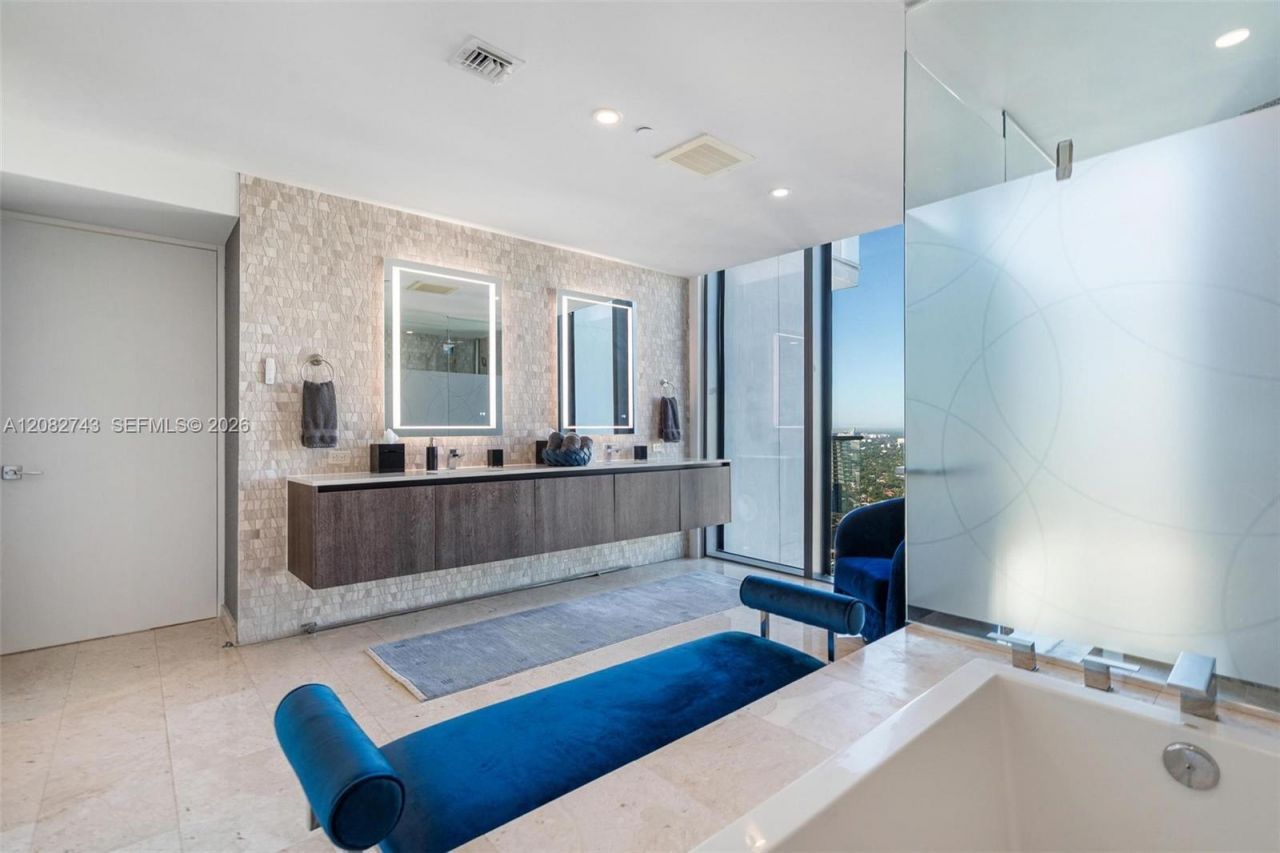 88 SW 7th St , Unit 3801, Miami, FL 33130 Photo