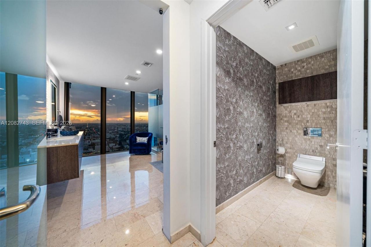 88 SW 7th St , Unit 3801, Miami, FL 33130 Photo