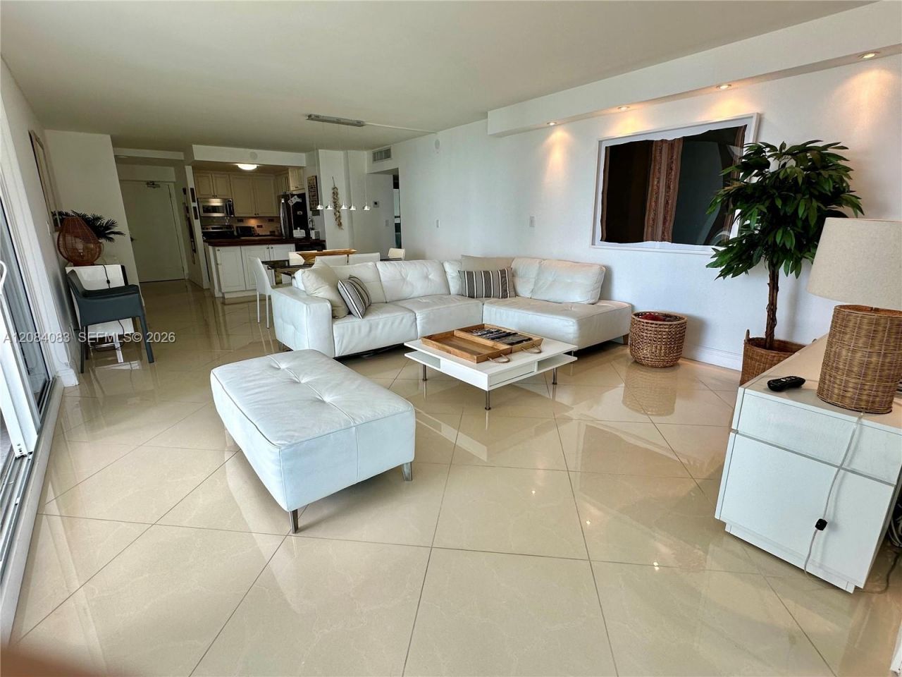 100 Bayview Dr, Unit 1405, Sunny Isles Beach, FL 33160 Photo