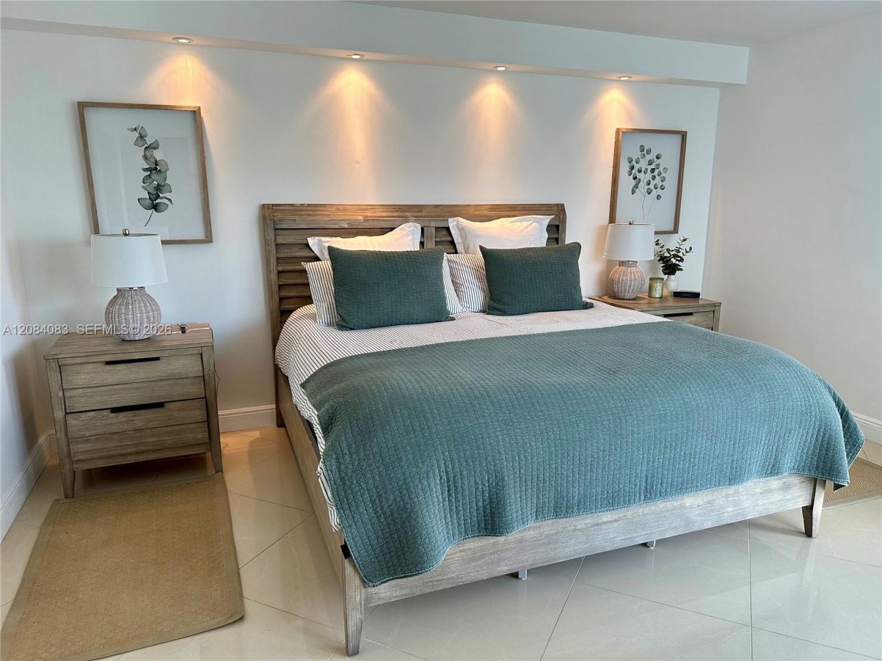 100 Bayview Dr, Unit 1405, Sunny Isles Beach, FL 33160 Photo