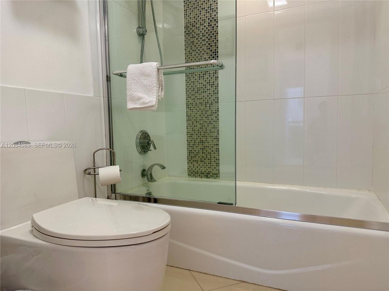 100 Bayview Dr, Unit 1405, Sunny Isles Beach, FL 33160 Photo