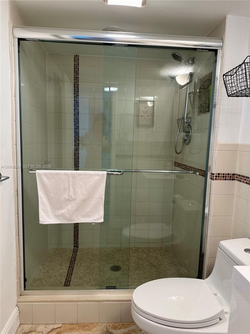 100 Bayview Dr, Unit 1405, Sunny Isles Beach, FL 33160 Photo