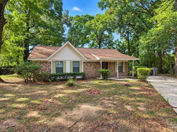 405 Cornwall Cir, Pensacola, FL 32514