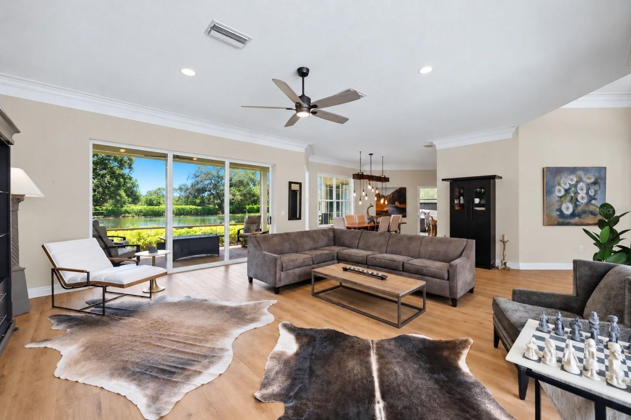 8708 Woodbriar Drive, Sarasota, FL 34238 Photo