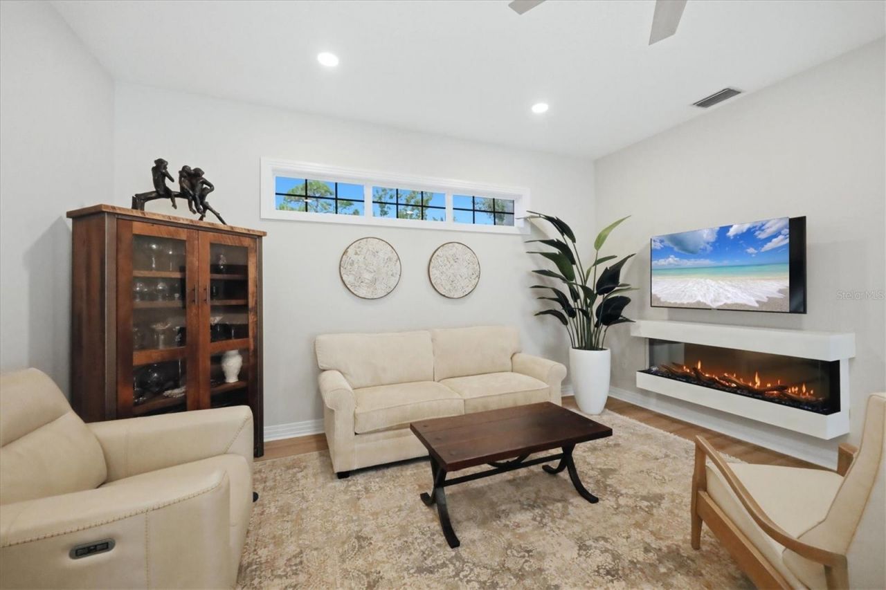 8708 Woodbriar Drive, Sarasota, FL 34238 Photo