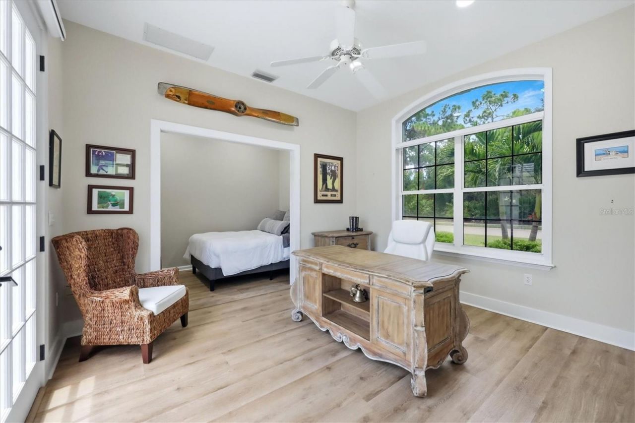 8708 Woodbriar Drive, Sarasota, FL 34238 Photo
