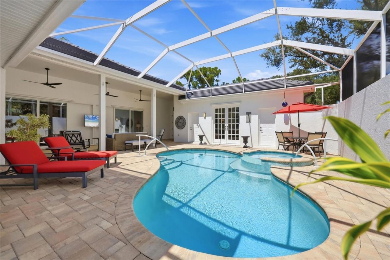 8708 Woodbriar Drive, Sarasota, FL 34238 Photo