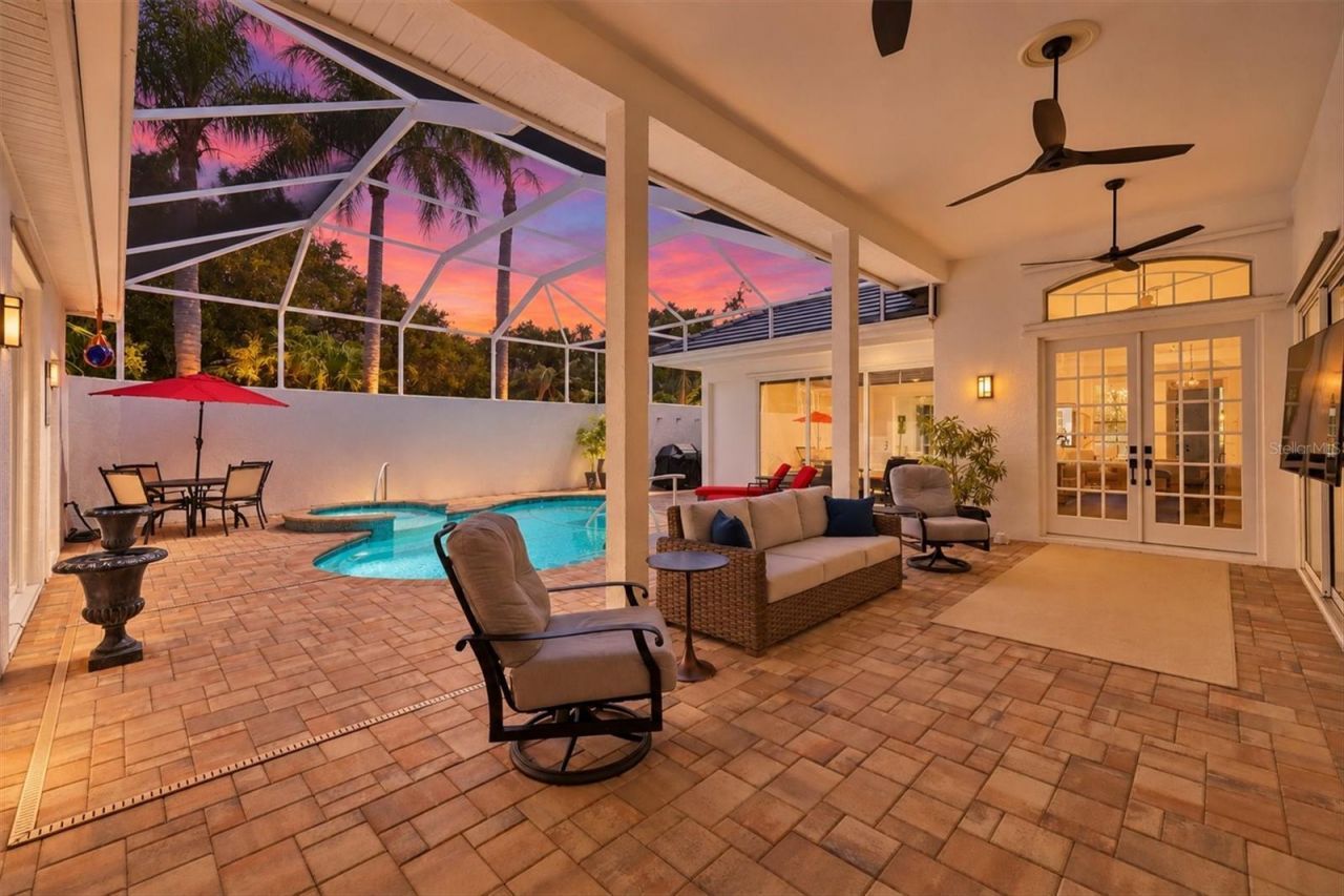 8708 Woodbriar Drive, Sarasota, FL 34238 Photo