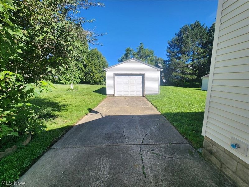 1414 Douglas Avenue, Youngstown, OH 44502 Photo 2