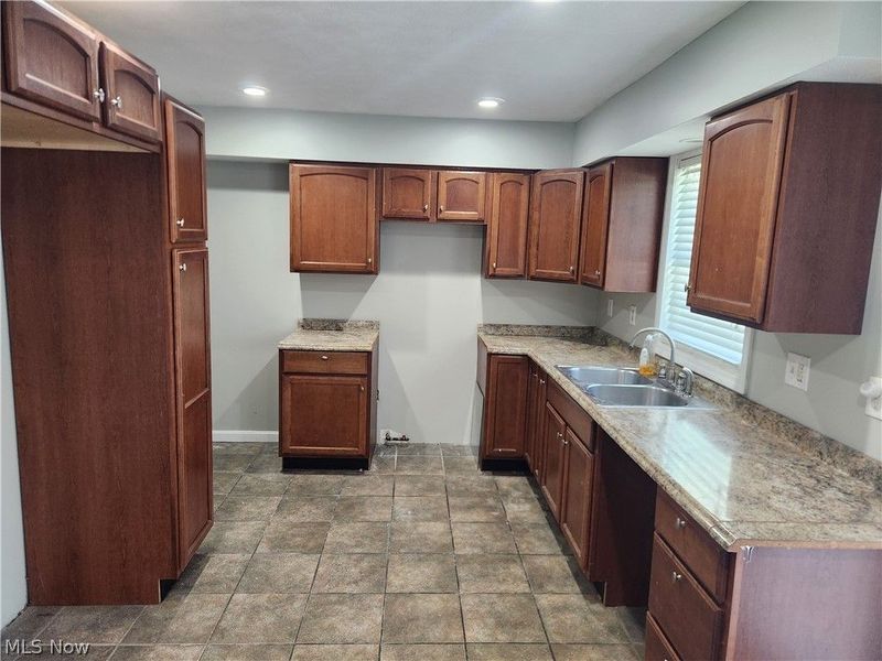 1414 Douglas Avenue, Youngstown, OH 44502 Photo 7