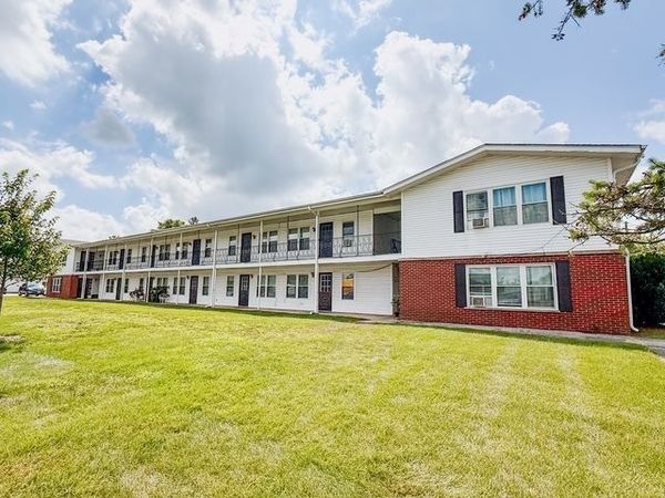 575 Berry Avenue , Unit 2E, Grayslake, IL 60030