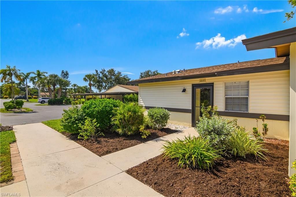 1071 Pine Isle Ln, Unit 1071, Naples, FL 34112 Photo