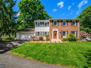 9220 BURNETTA DRIVE , ANNANDALE, VA 22003