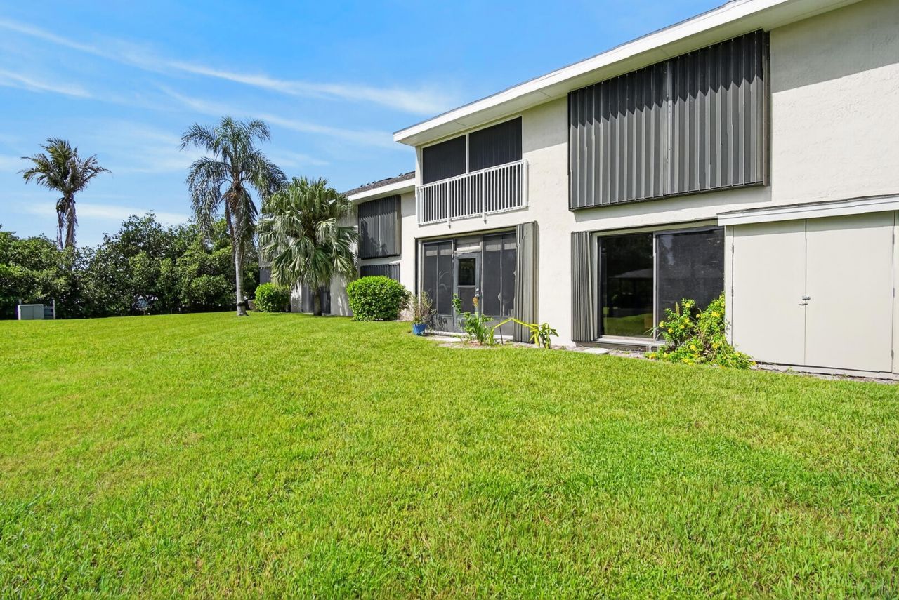 3212 S Lakeview Circle, Unit 10104, Fort Pierce, FL 34949 Photo