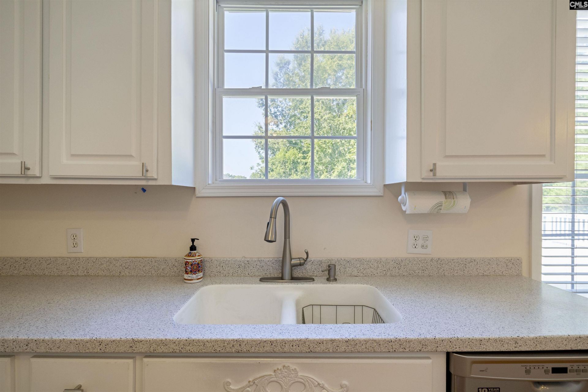 1008 Sunset Point Road Photo 12
