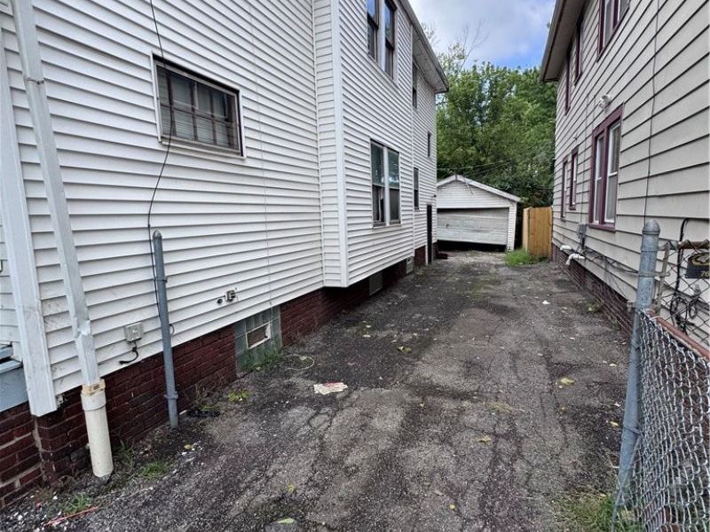 1104 E 143rd Street, Cleveland, OH 44110 Photo 3