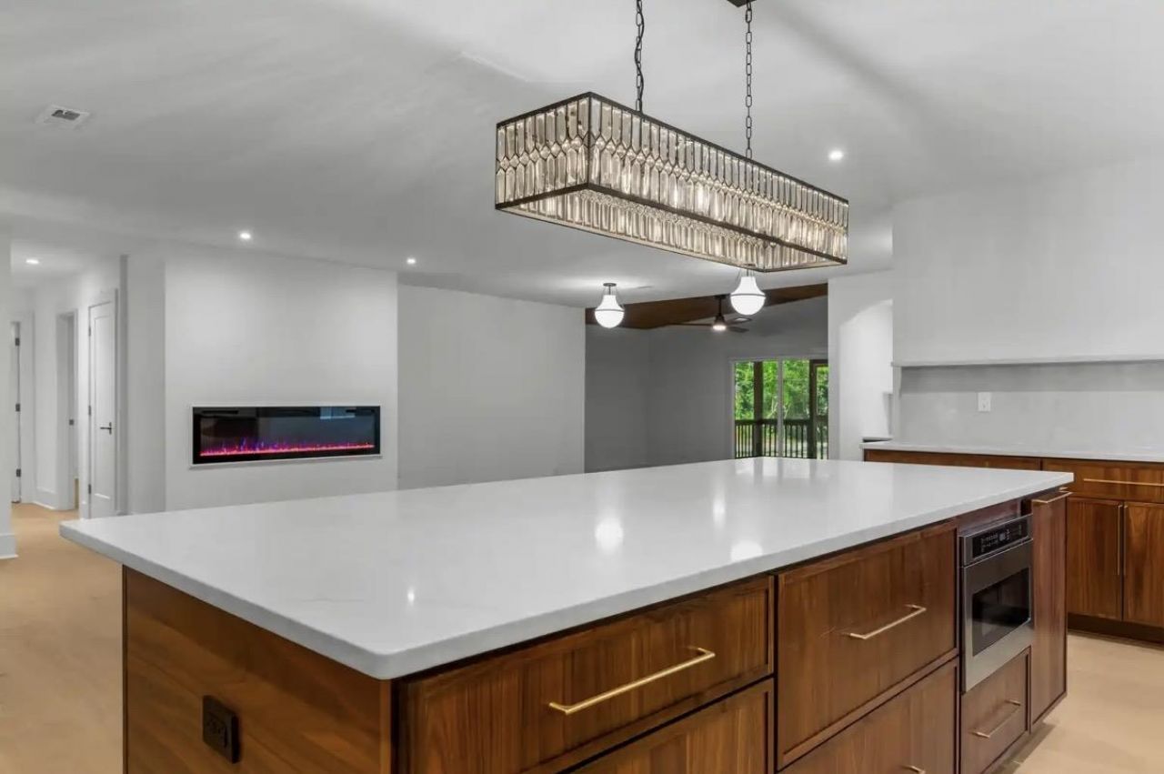 5703 Pickens Ave. Photo 8