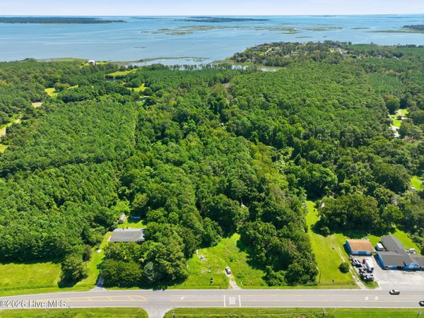 1980 Live Oak Street , Beaufort, NC 28516